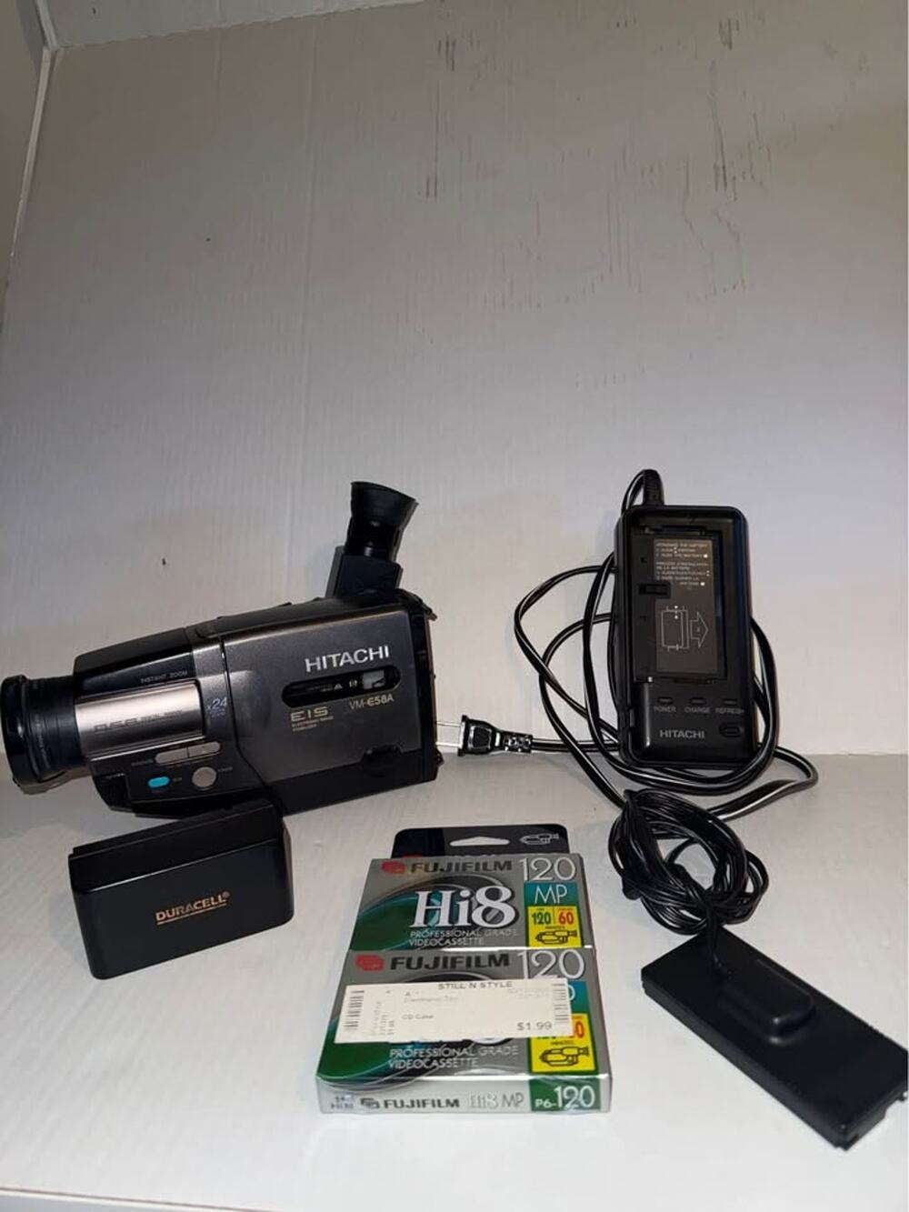 Hitachi VM-E52A 8mm Camcorder Bundle Charger, Battery Case & film (Tested Power)